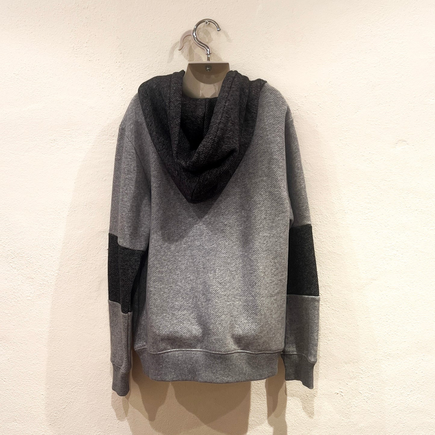 * AS NEW * True to This Hoodie Size 8